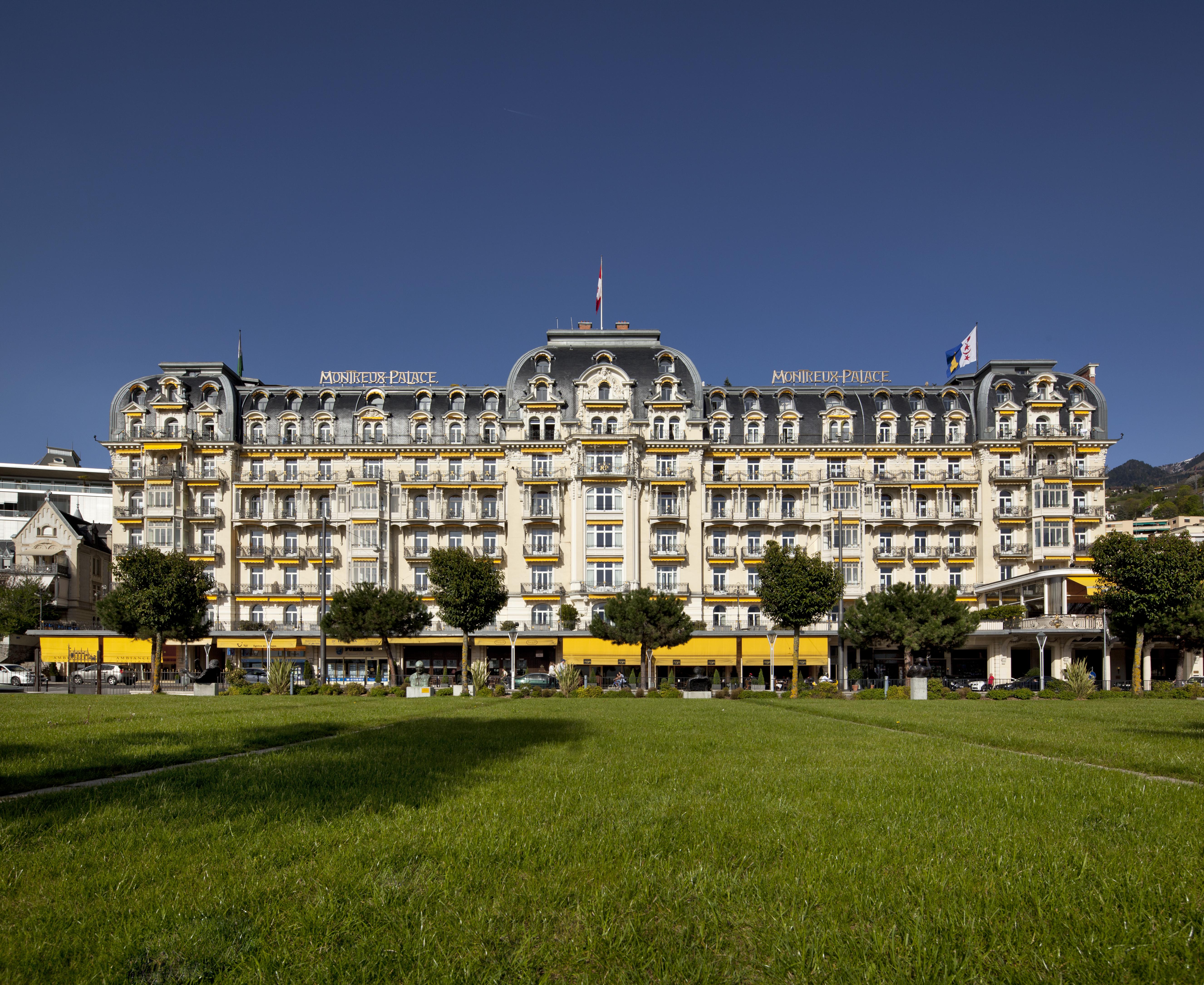 Fairmont Le Montreux Palace Exterior photo