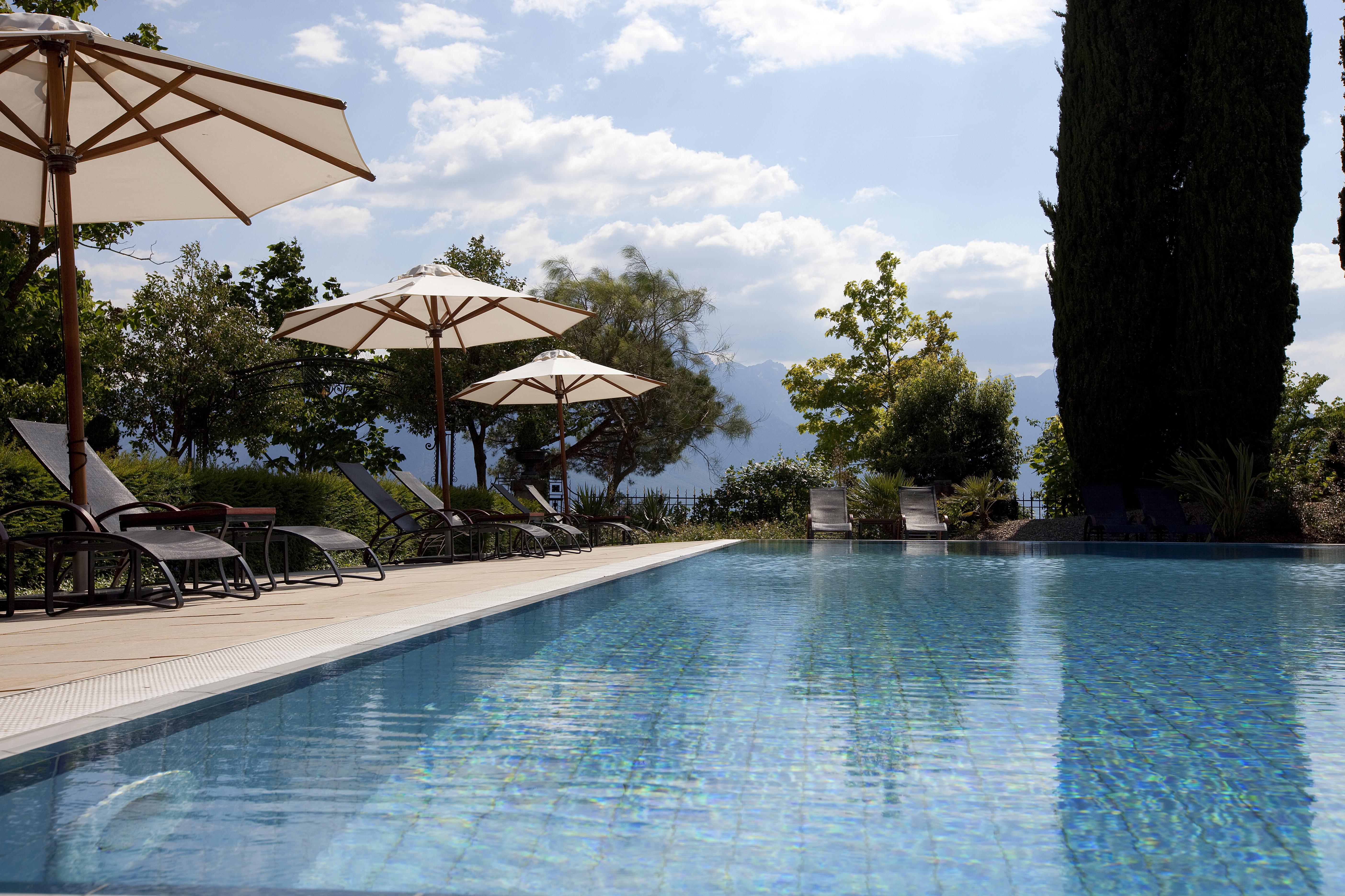Fairmont Le Montreux Palace Exterior photo