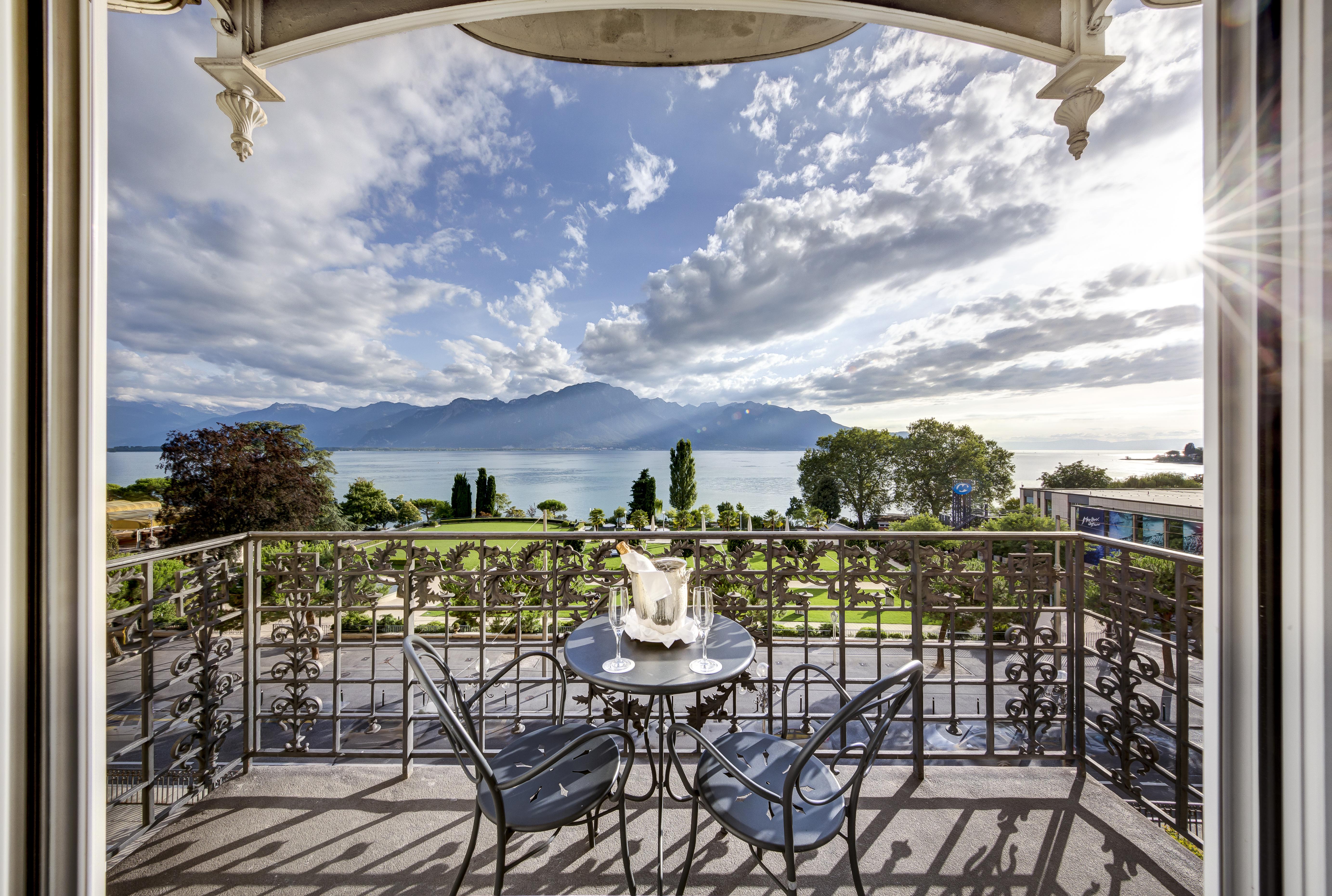 Fairmont Le Montreux Palace Exterior photo