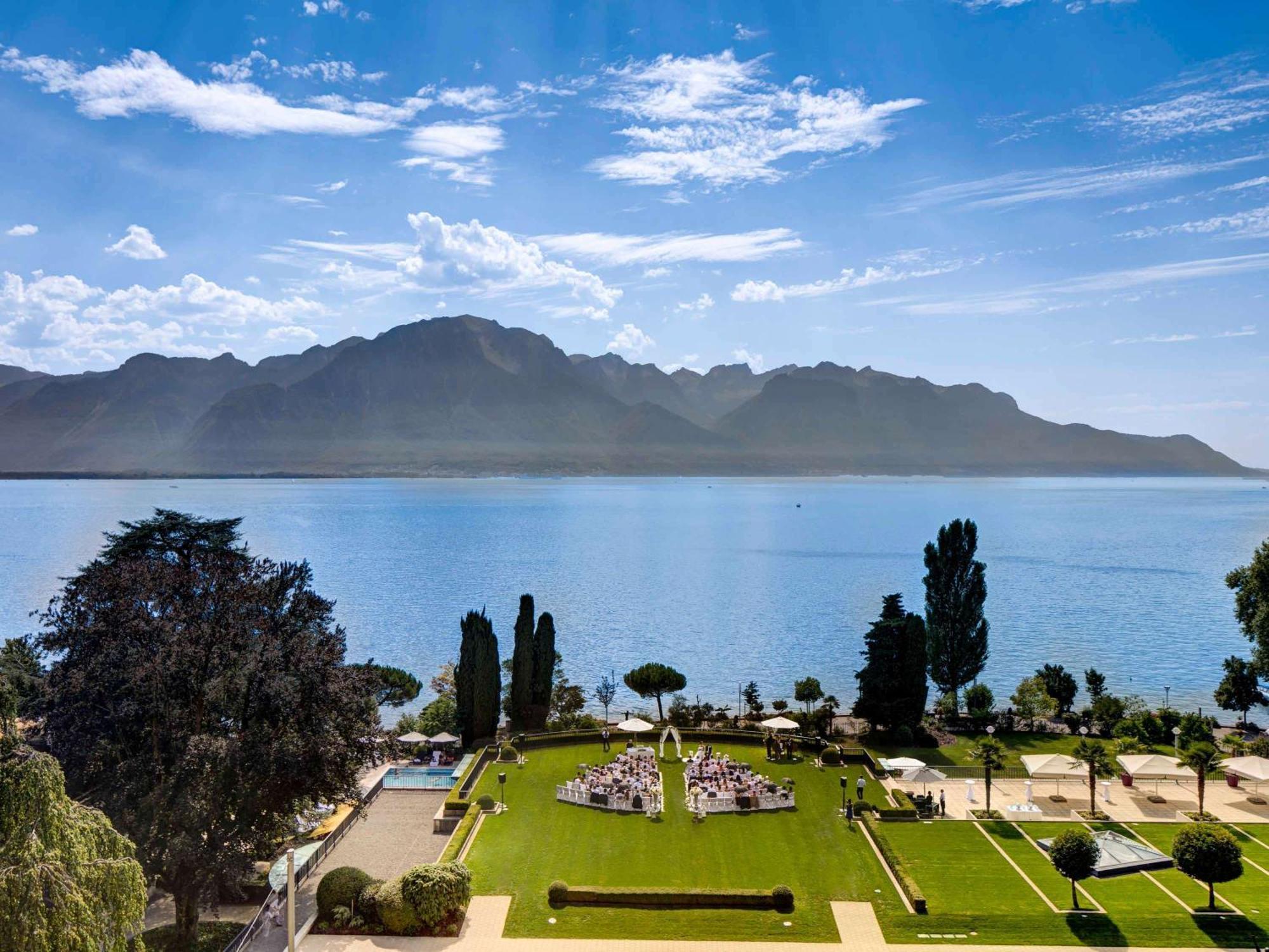 Fairmont Le Montreux Palace Exterior photo