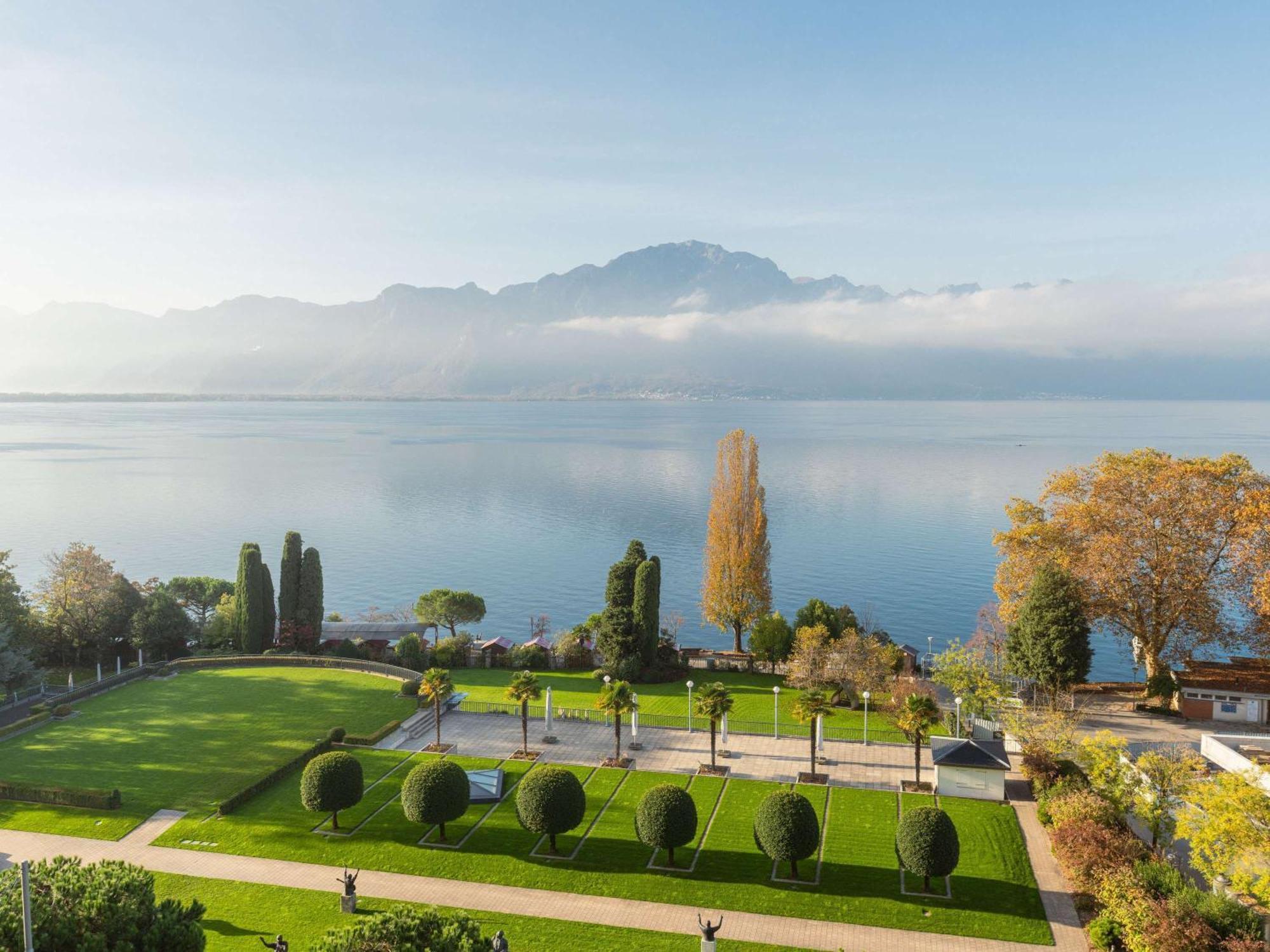 Fairmont Le Montreux Palace Exterior photo