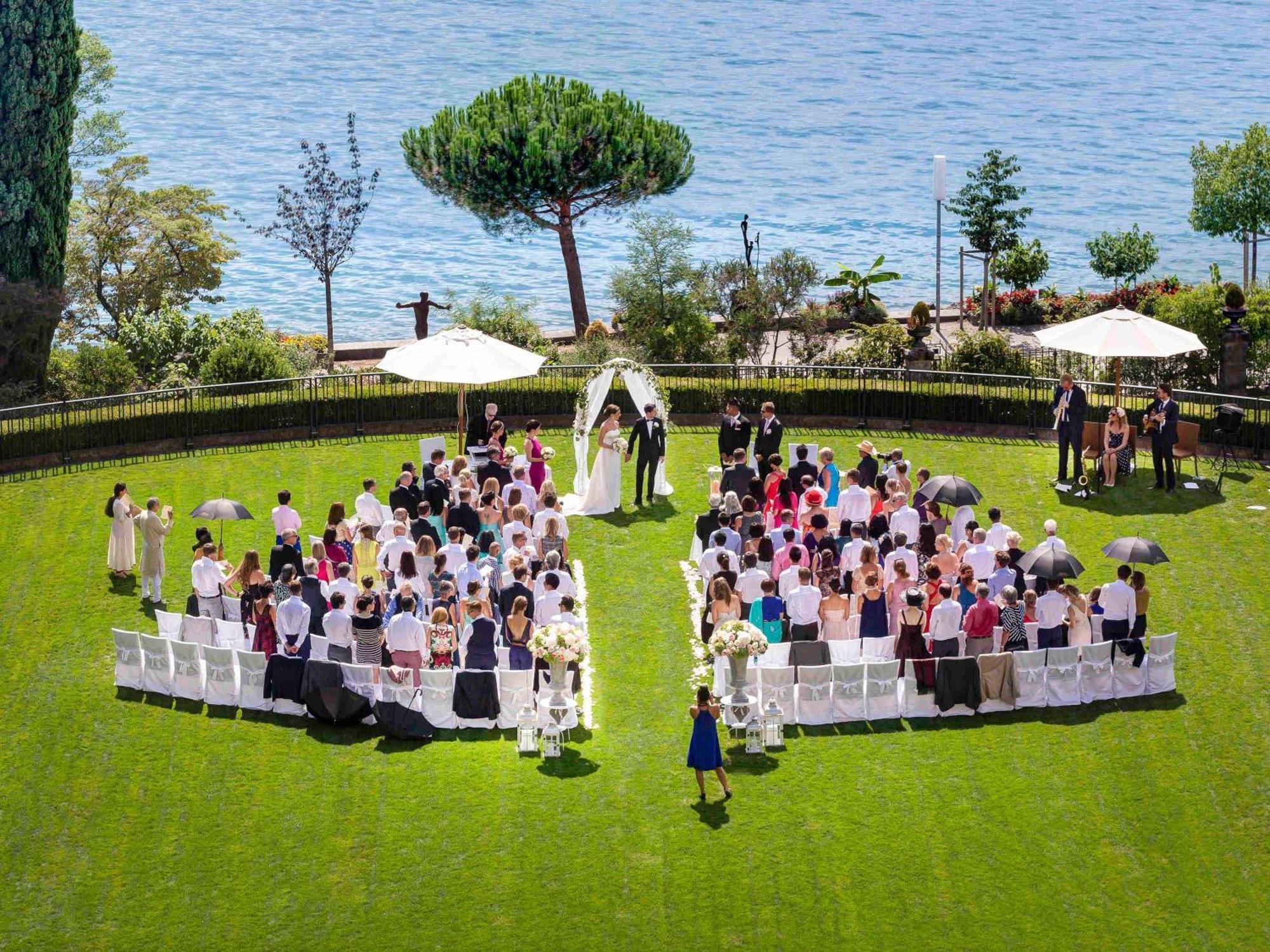Fairmont Le Montreux Palace Exterior photo