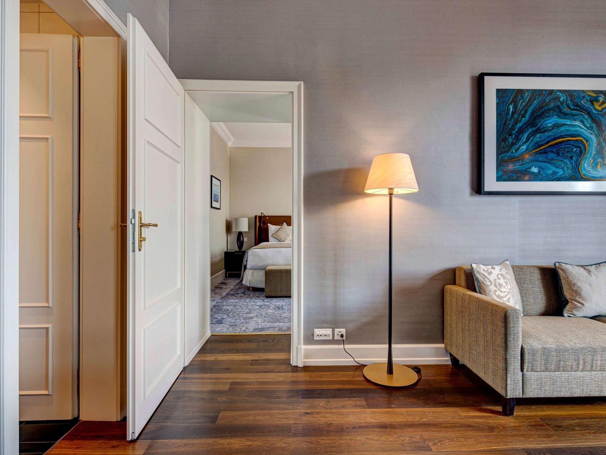 Fairmont Le Montreux Palace Exterior photo