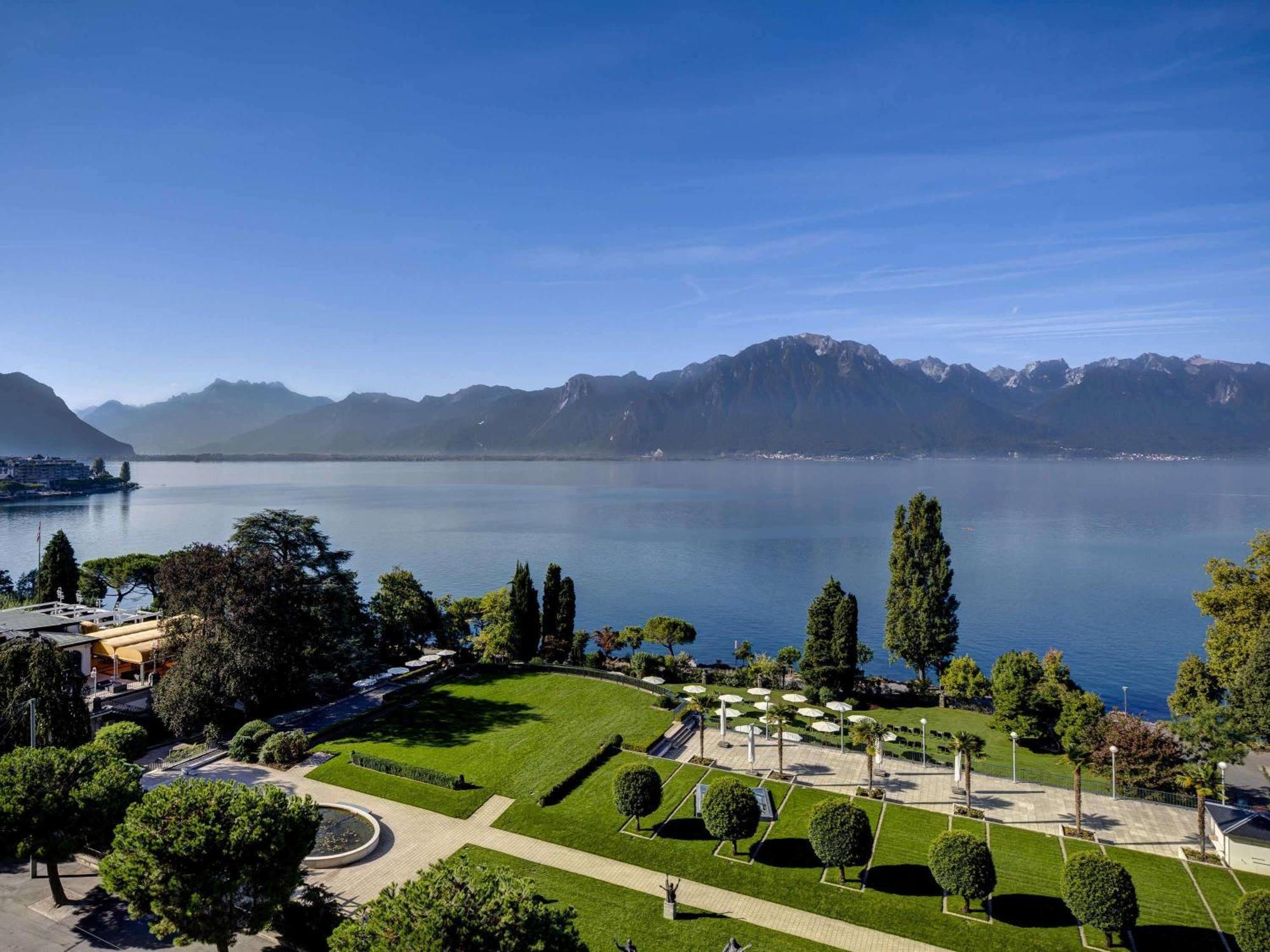Fairmont Le Montreux Palace Exterior photo