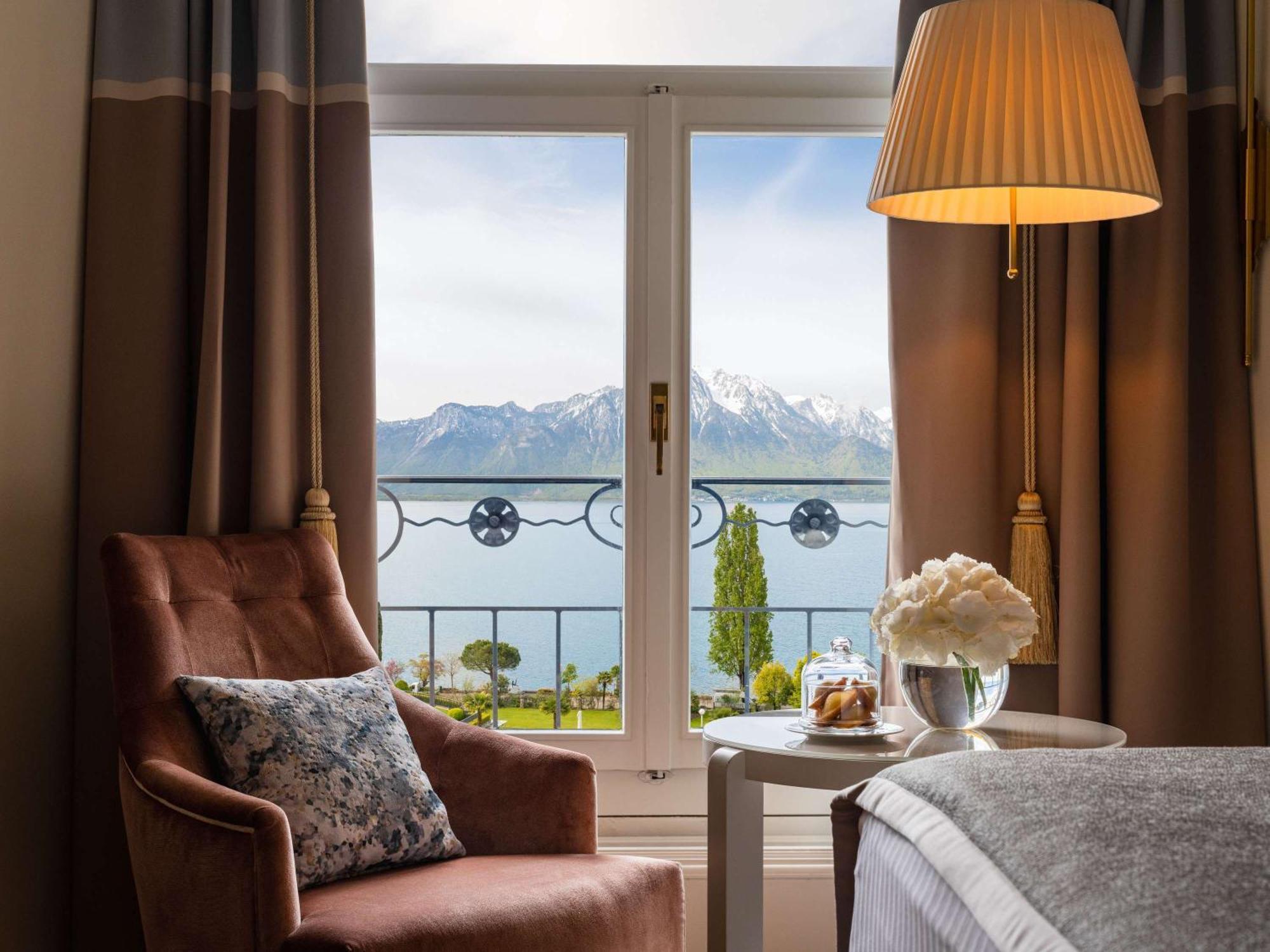 Fairmont Le Montreux Palace Exterior photo