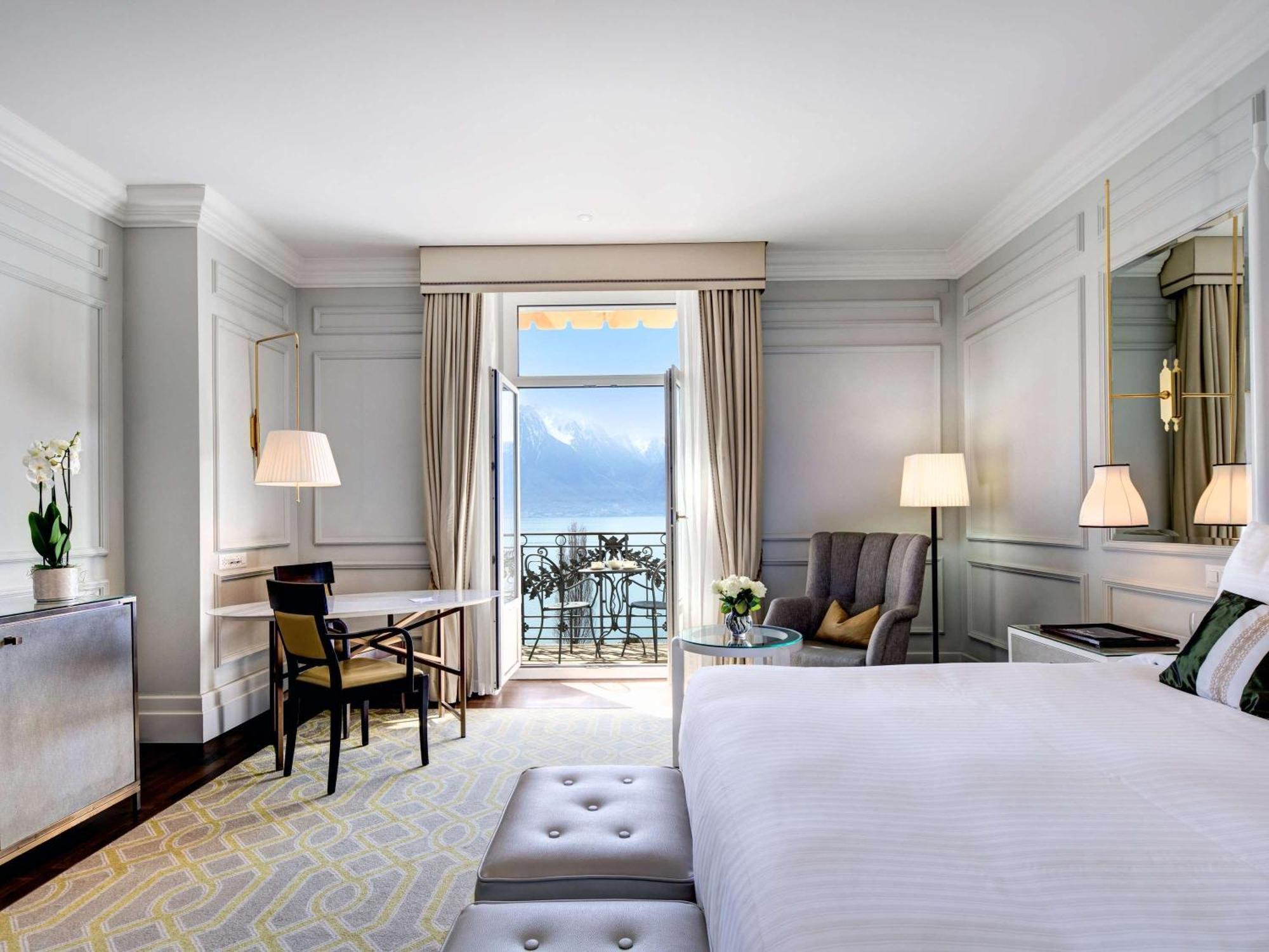 Fairmont Le Montreux Palace Exterior photo