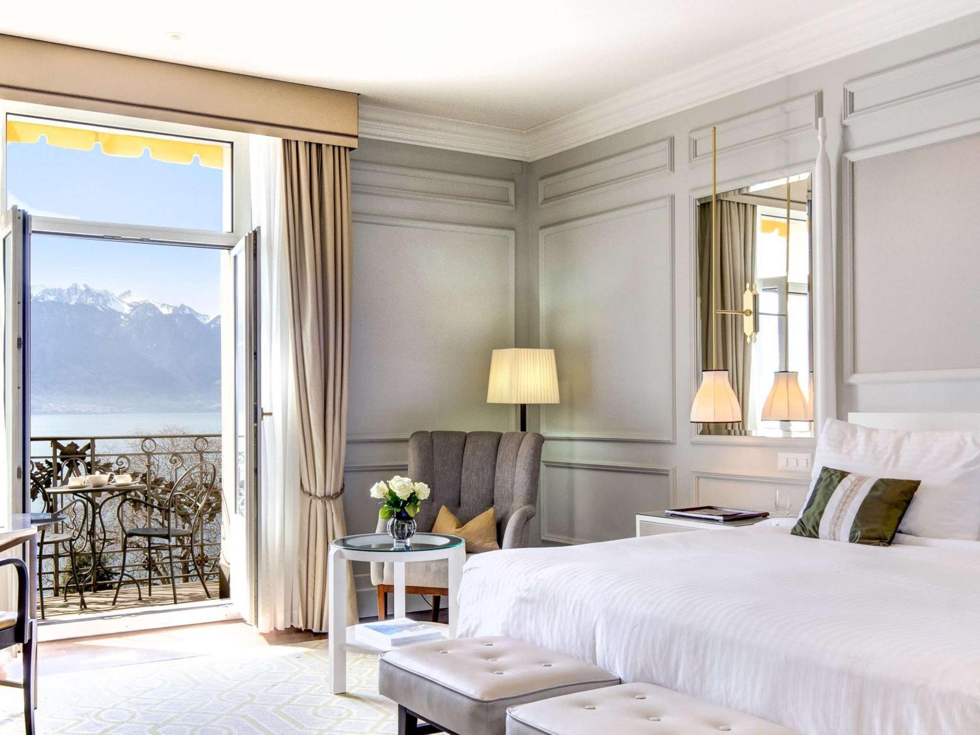 Fairmont Le Montreux Palace Exterior photo