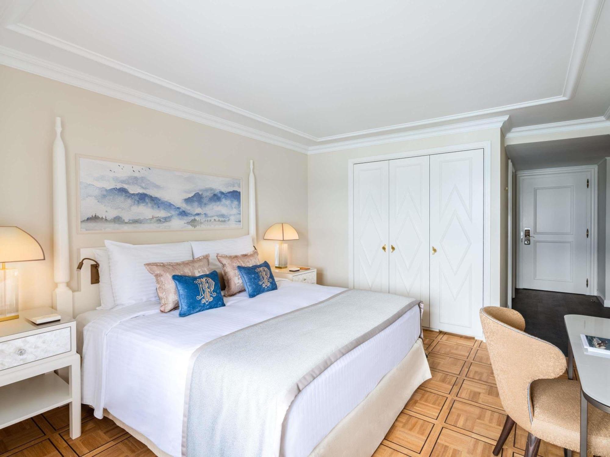 Fairmont Le Montreux Palace Exterior photo