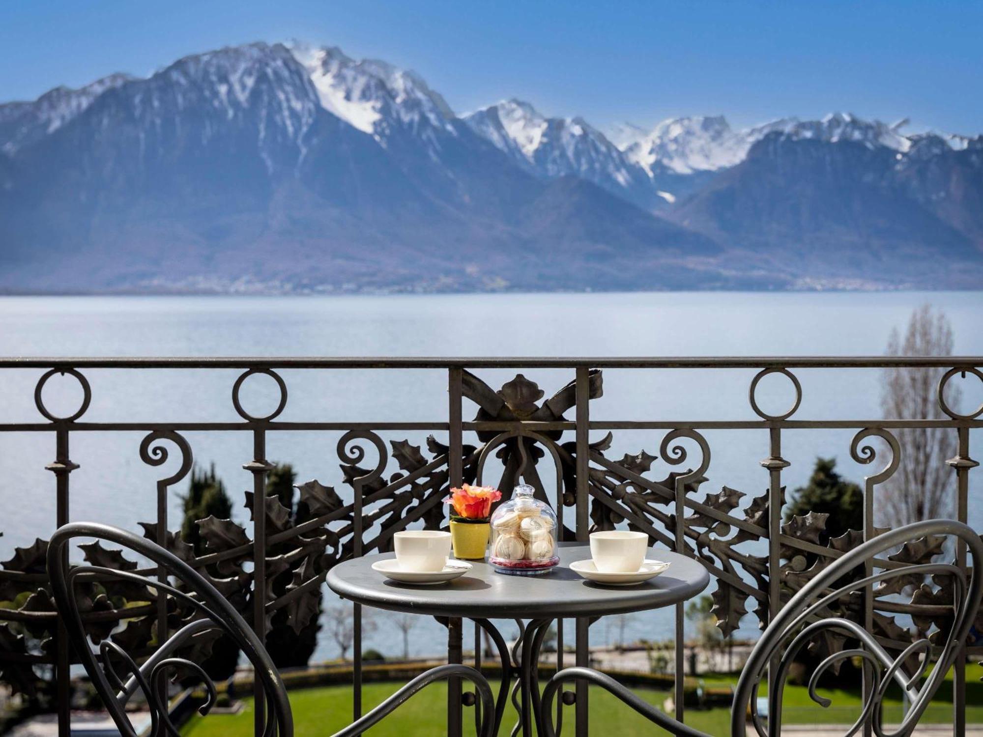 Fairmont Le Montreux Palace Exterior photo